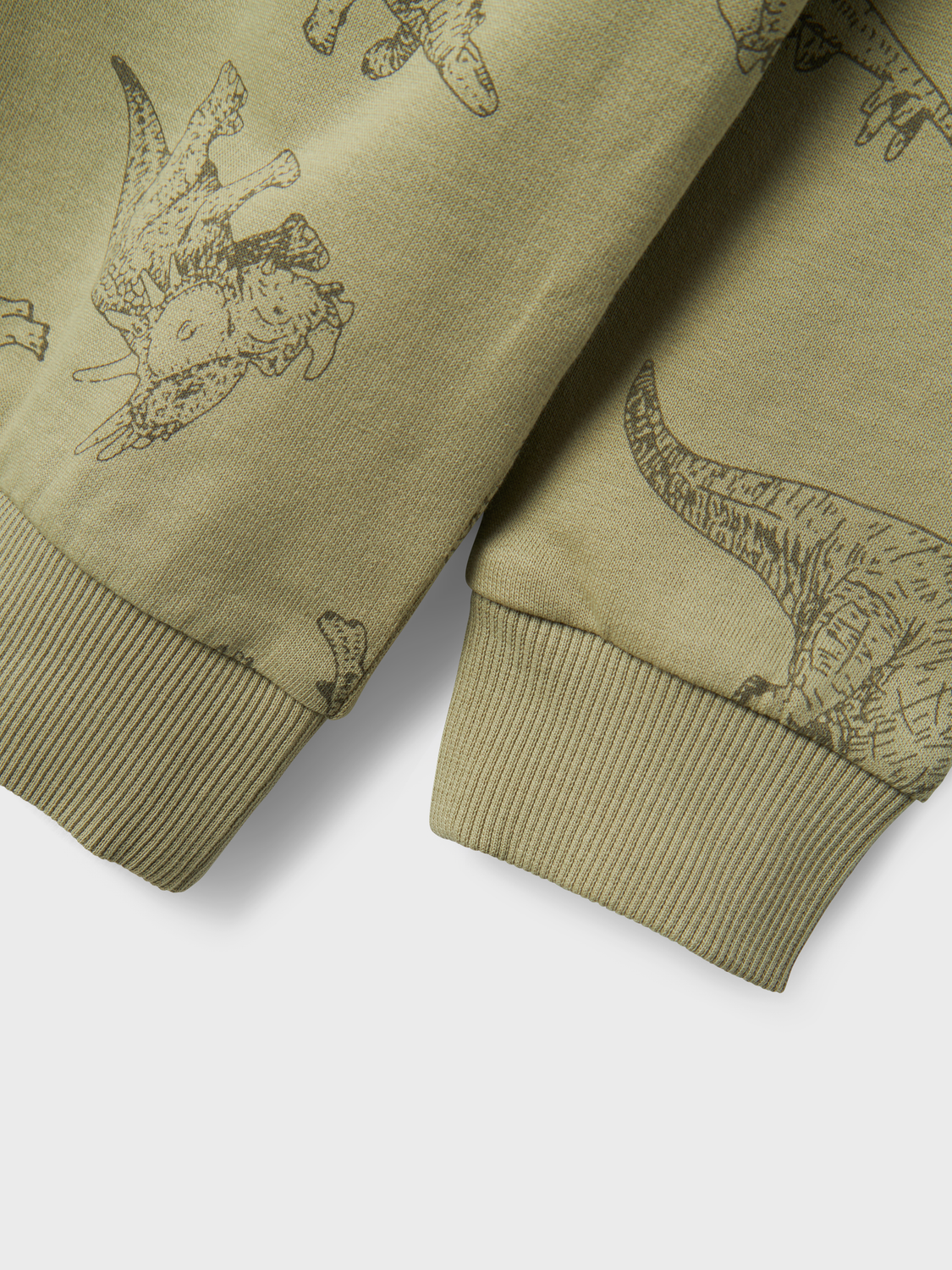 model_shot-front_full